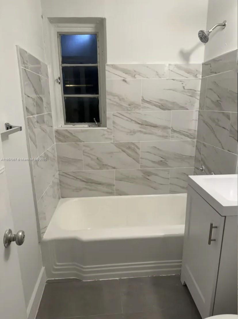 HOLLEMAN PARK - Residential Income