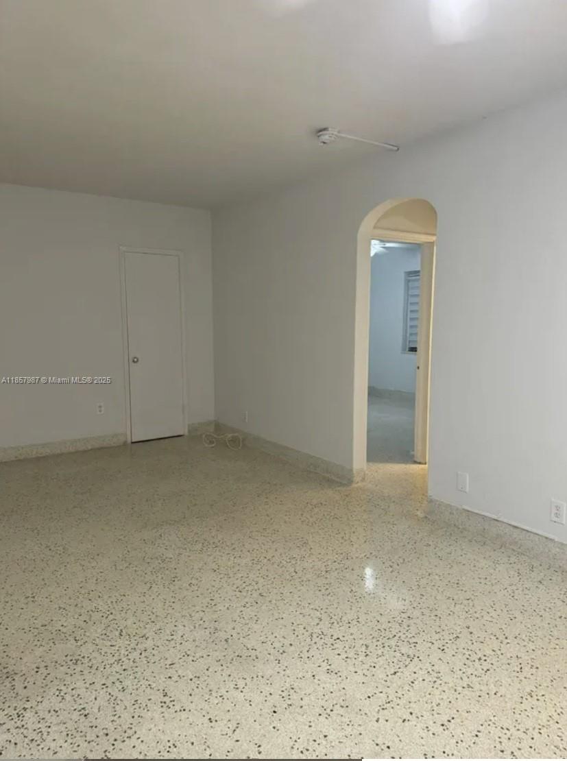 HOLLEMAN PARK - Residential Income