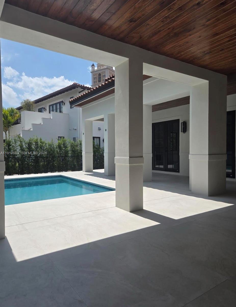 CORAL GABLE COUNTRY CLUB - Residential