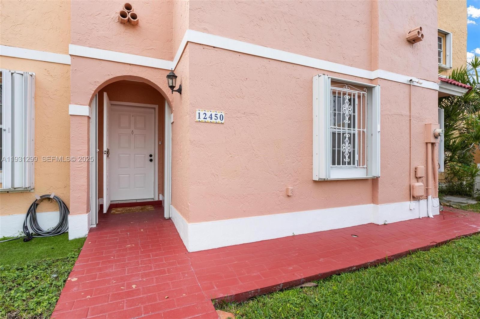 LAKE POINTE SEC 1 - Residential Lease