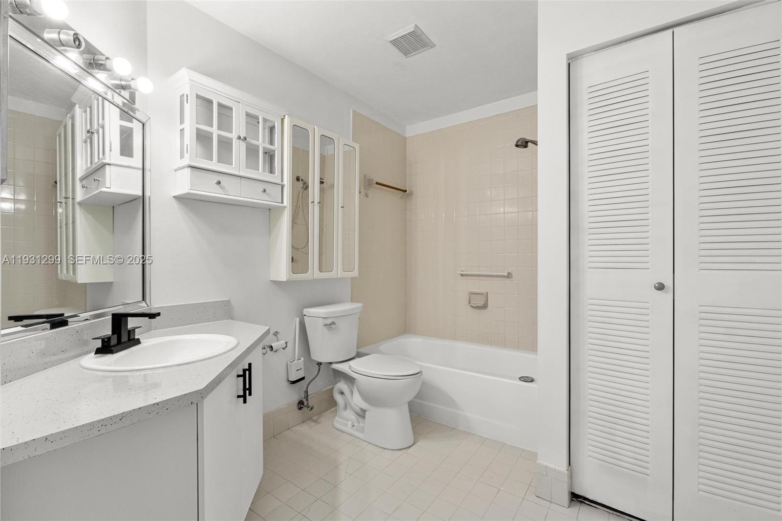 LAKE POINTE SEC 1 - Residential Lease