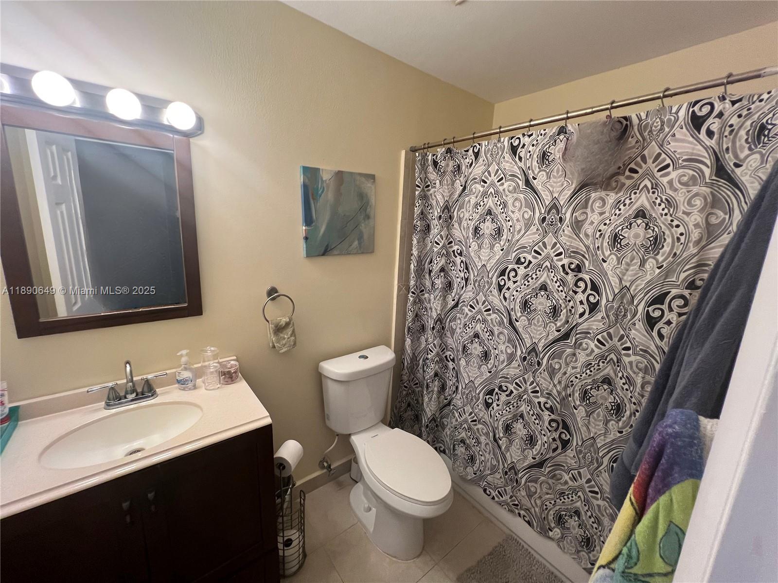 VALENCIA VILLAGE CONDO PH - Residential