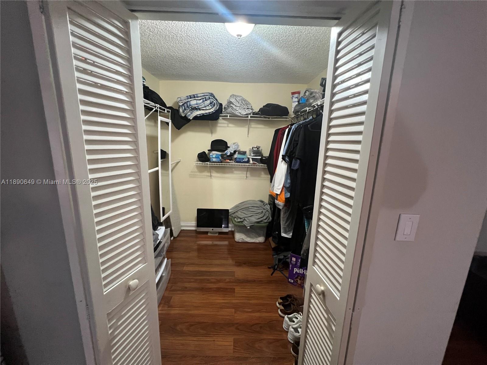 VALENCIA VILLAGE CONDO PH - Residential