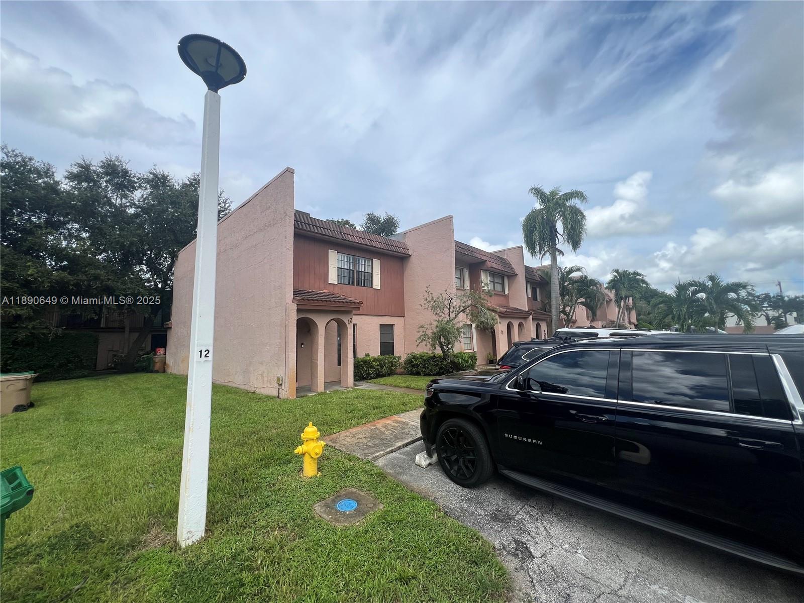 VALENCIA VILLAGE CONDO PH - Residential