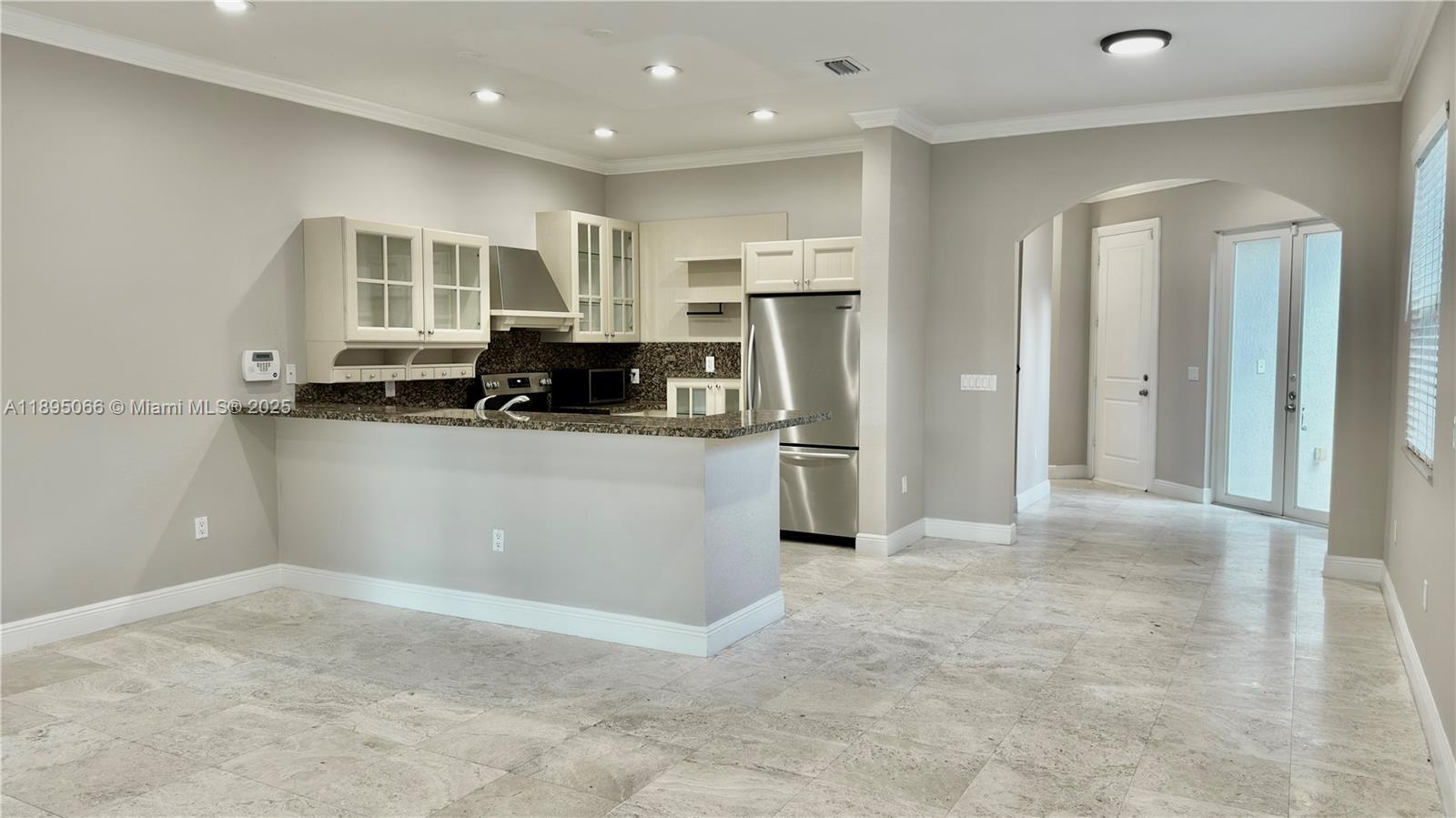 LAUDERDALE - Residential Lease