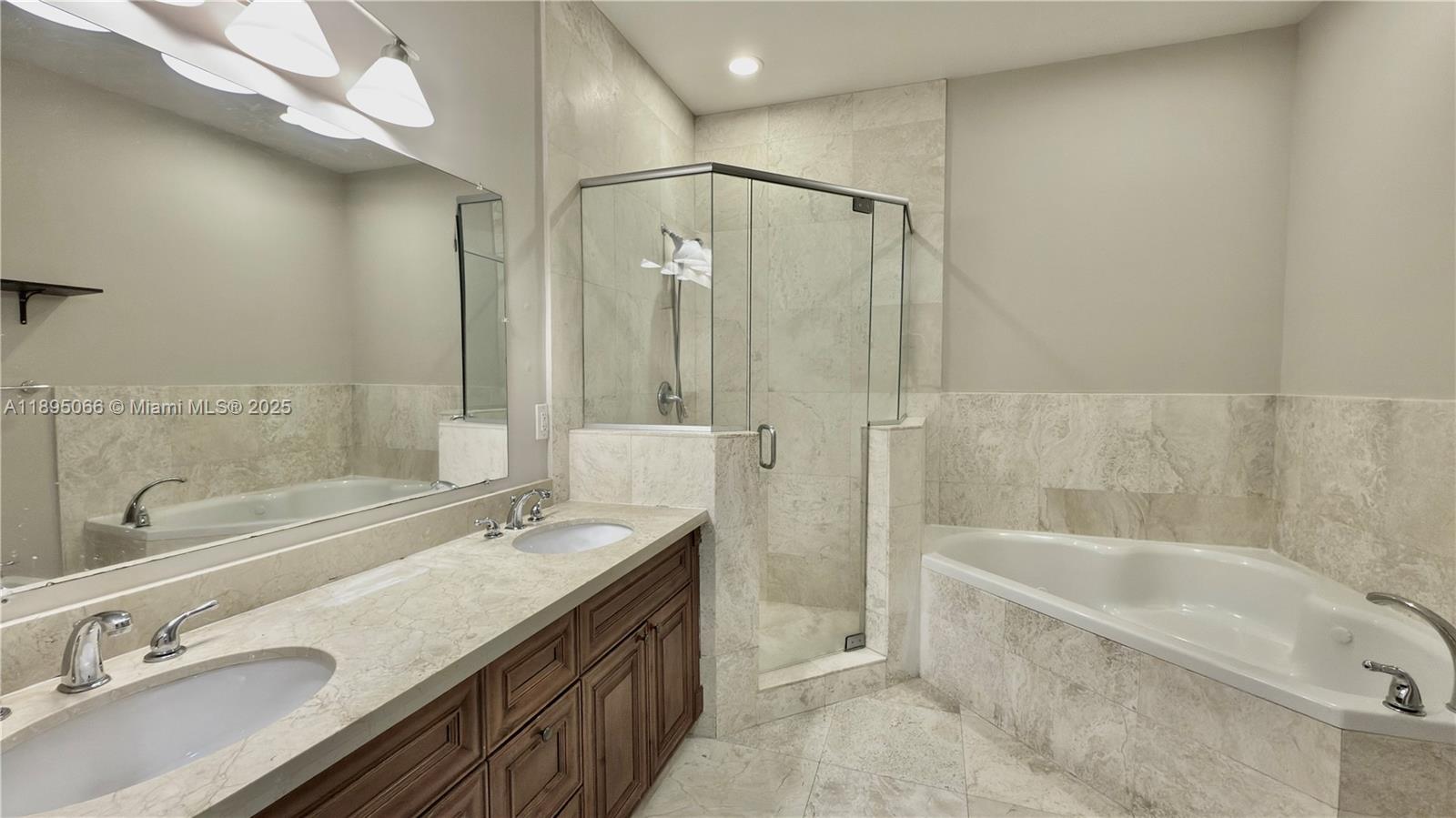 LAUDERDALE - Residential Lease