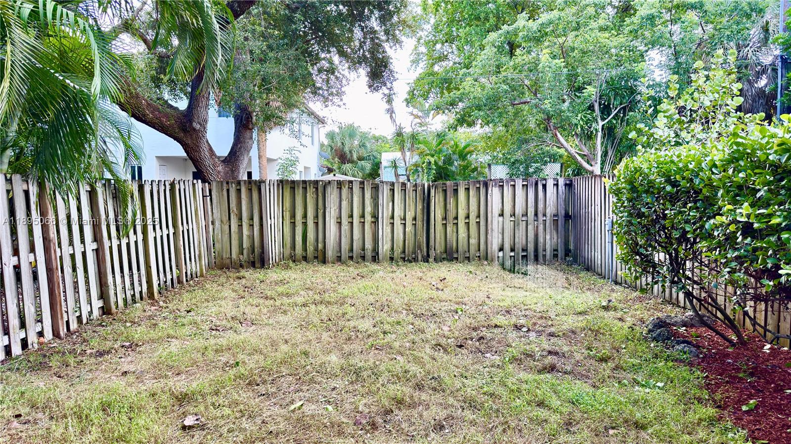 LAUDERDALE - Residential Lease