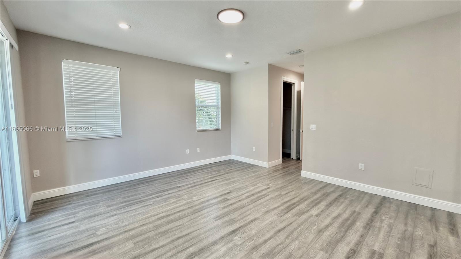 LAUDERDALE - Residential Lease