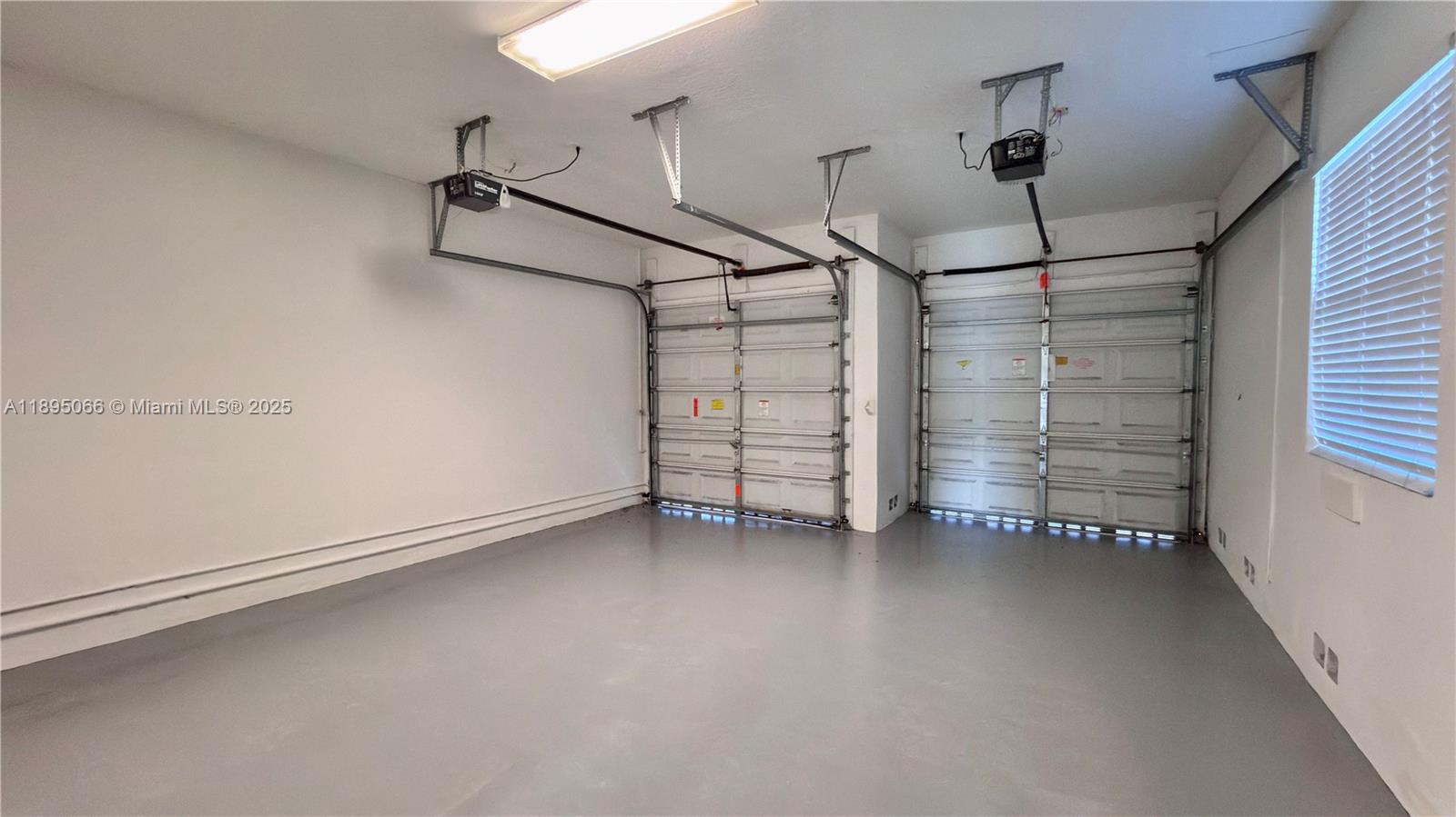 LAUDERDALE - Residential Lease