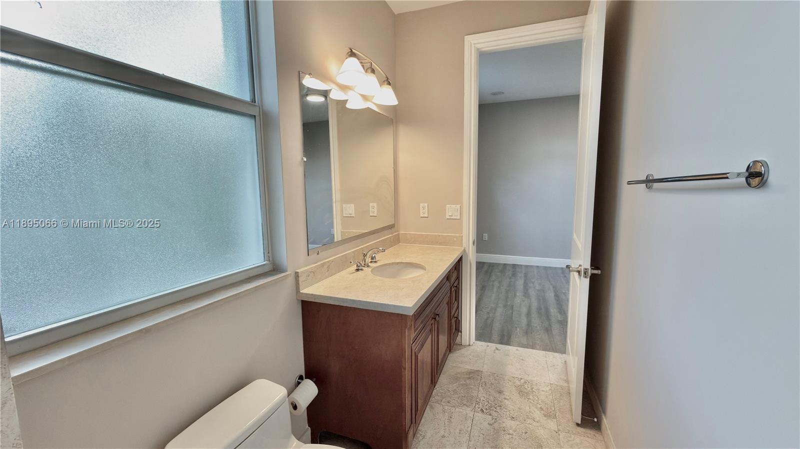 LAUDERDALE - Residential Lease