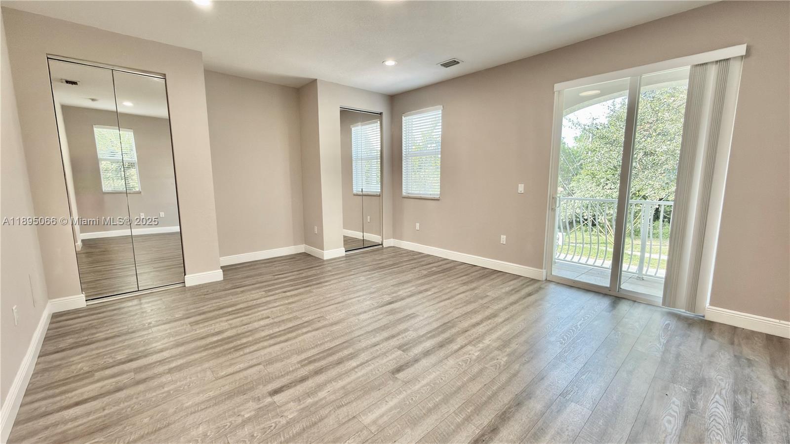 LAUDERDALE - Residential Lease