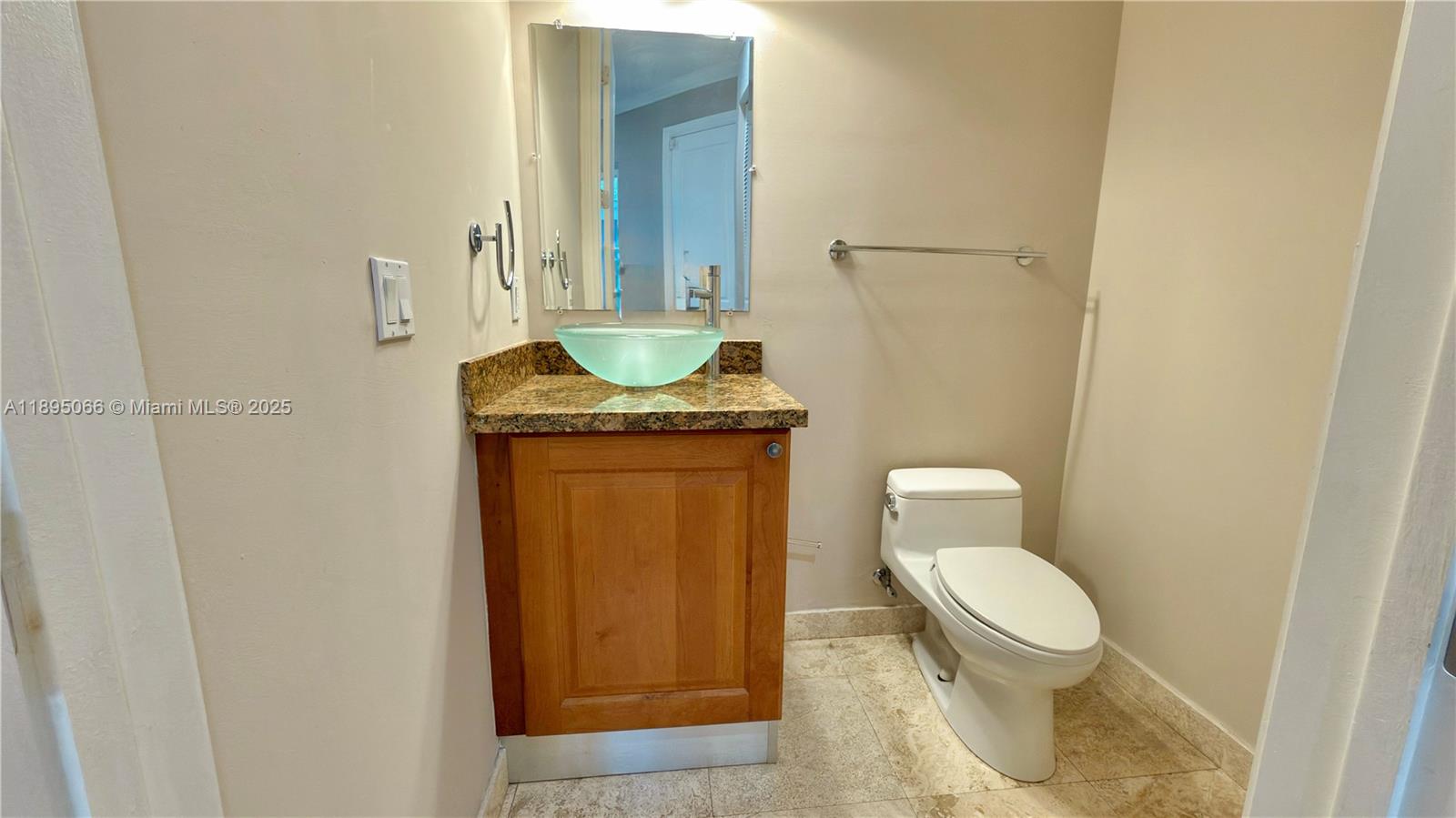 LAUDERDALE - Residential Lease
