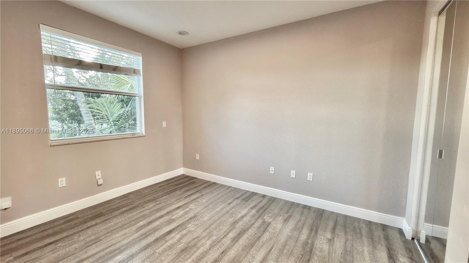 LAUDERDALE - Residential Lease