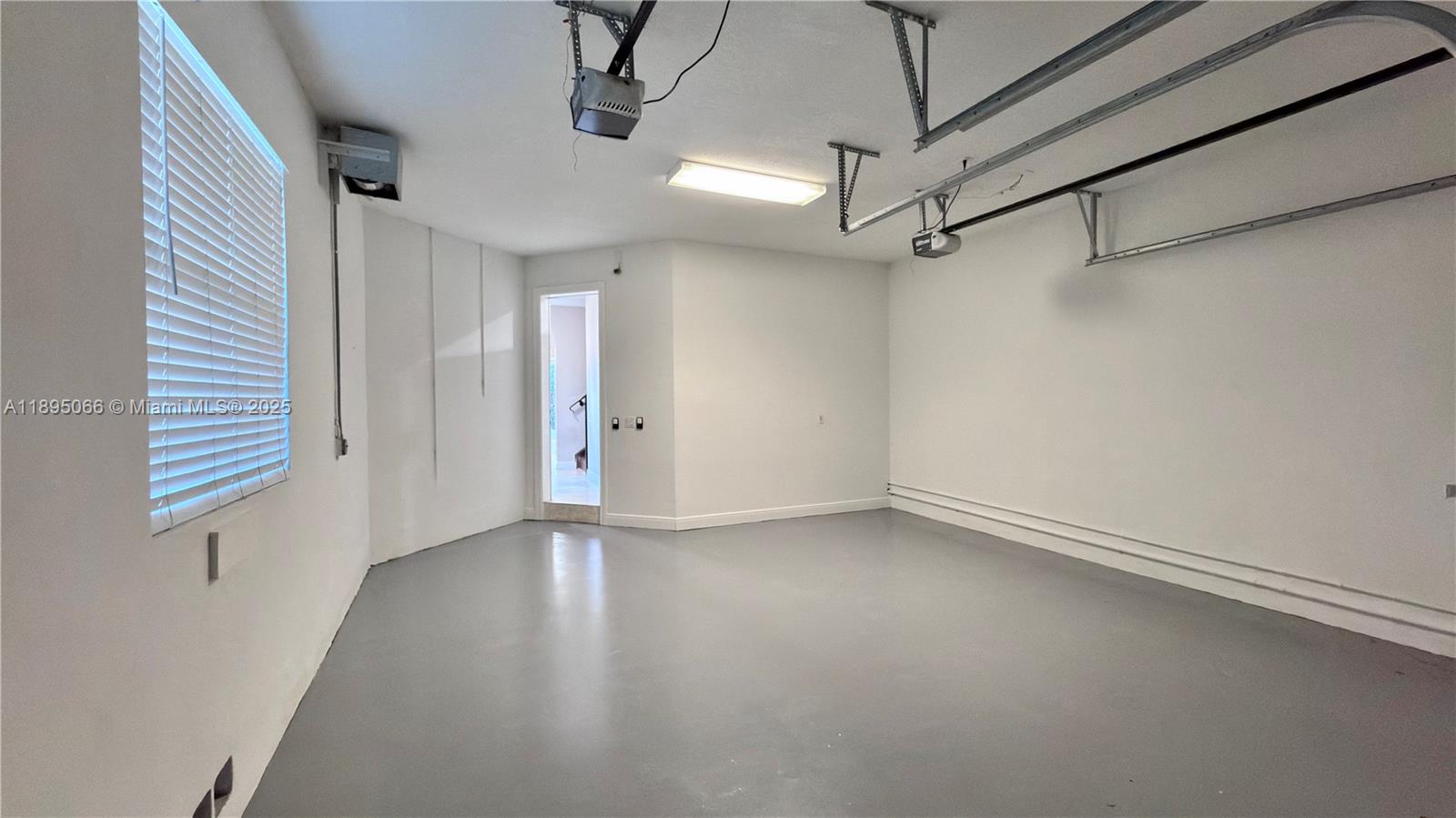 LAUDERDALE - Residential Lease