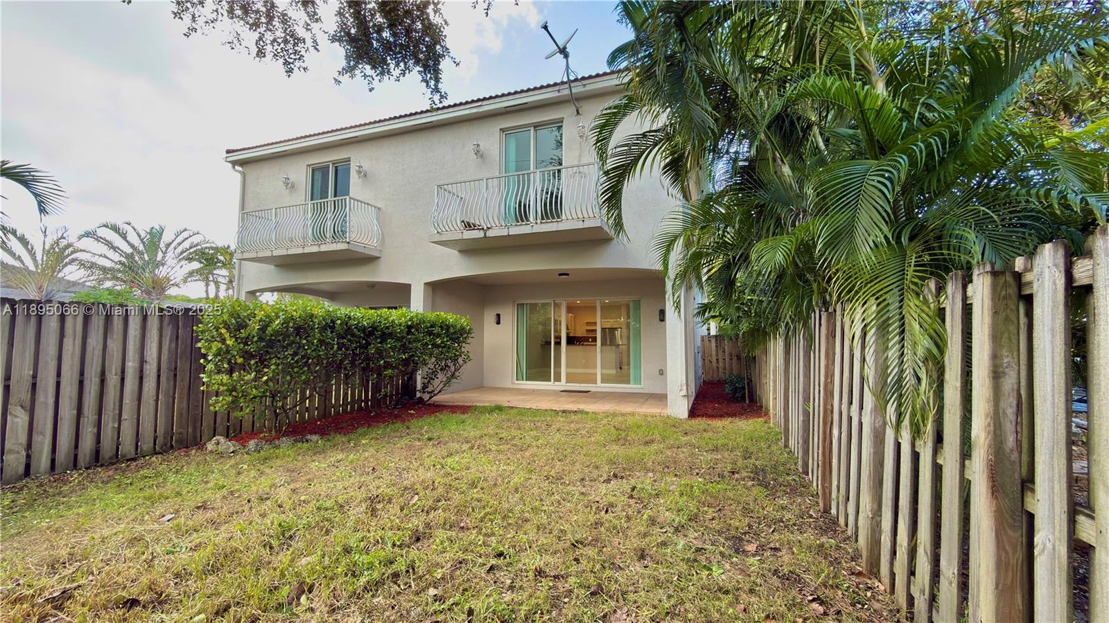 LAUDERDALE - Residential Lease