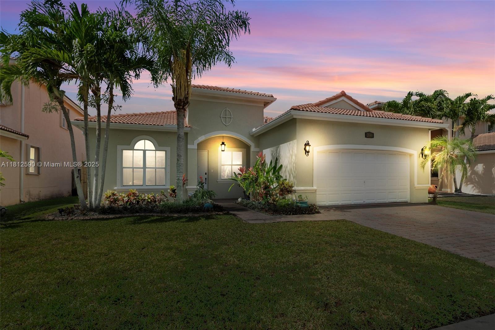 Property for Sale at 2046 Se 18th St, Homestead, Miami-Dade County, Florida - Bedrooms: 4 
Bathrooms: 3  - $525,000