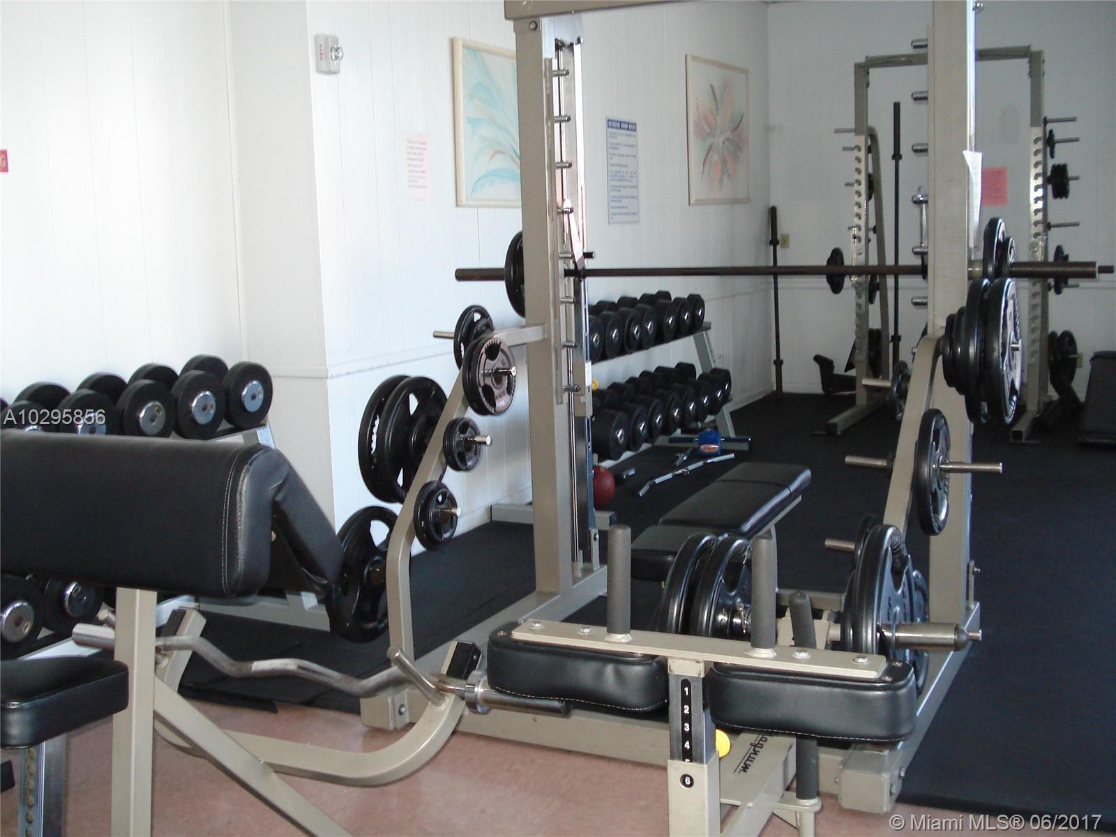 IMPERIAL TOWERS APTS COND - Residential Lease