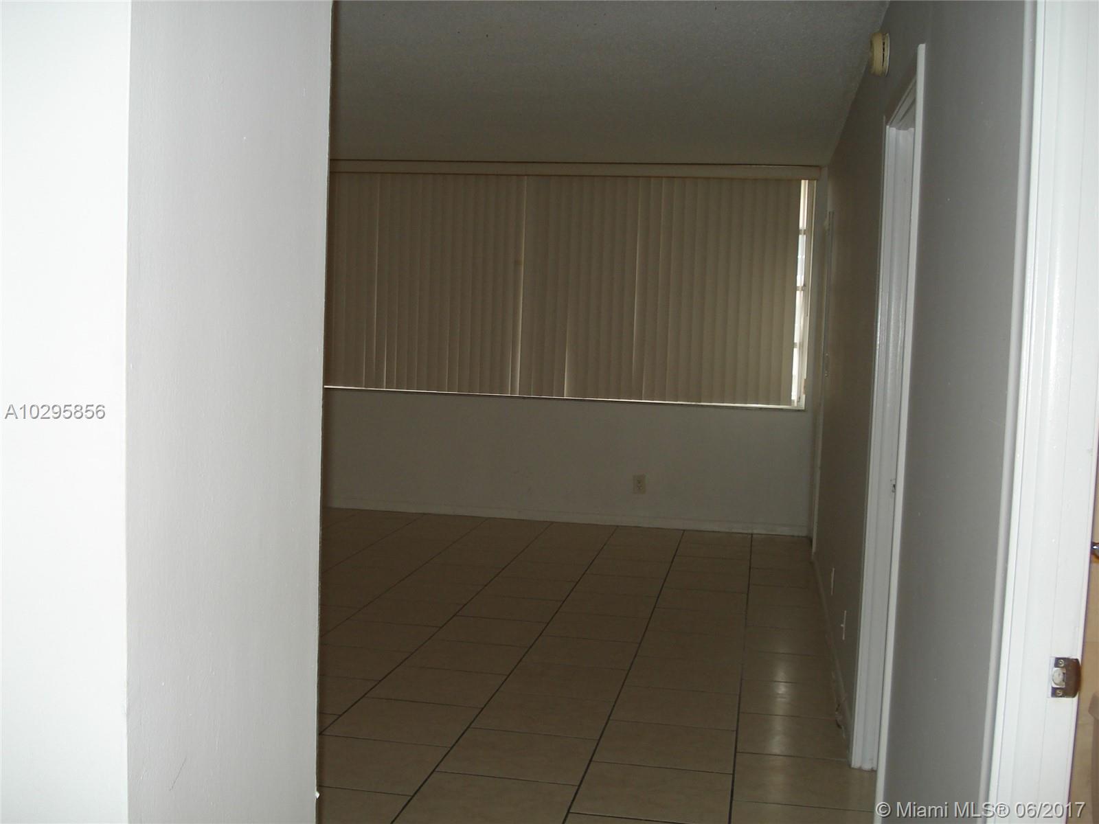 IMPERIAL TOWERS APTS COND - Residential Lease