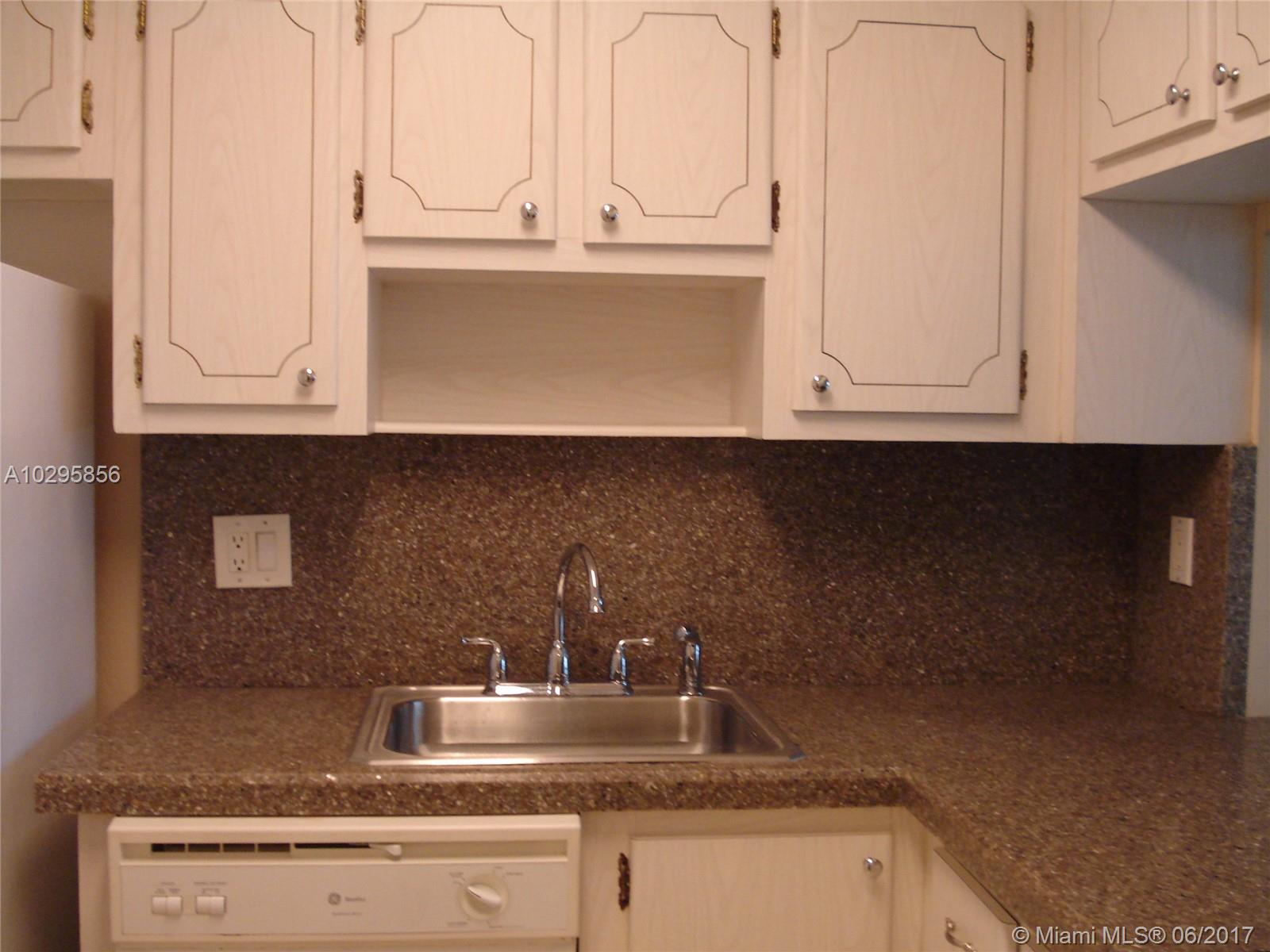 IMPERIAL TOWERS APTS COND - Residential Lease