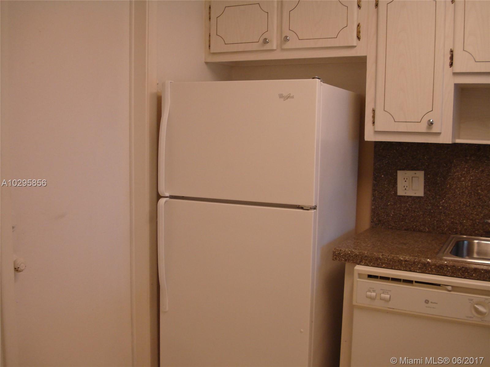 IMPERIAL TOWERS APTS COND - Residential Lease