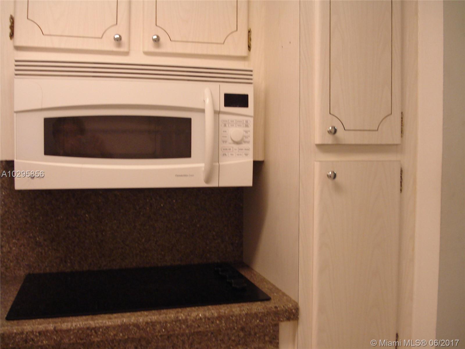 IMPERIAL TOWERS APTS COND - Residential Lease