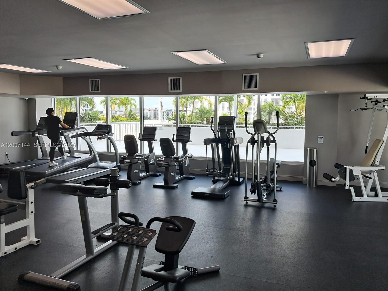 1800 BISCAYNE PLAZA CONDO - Residential