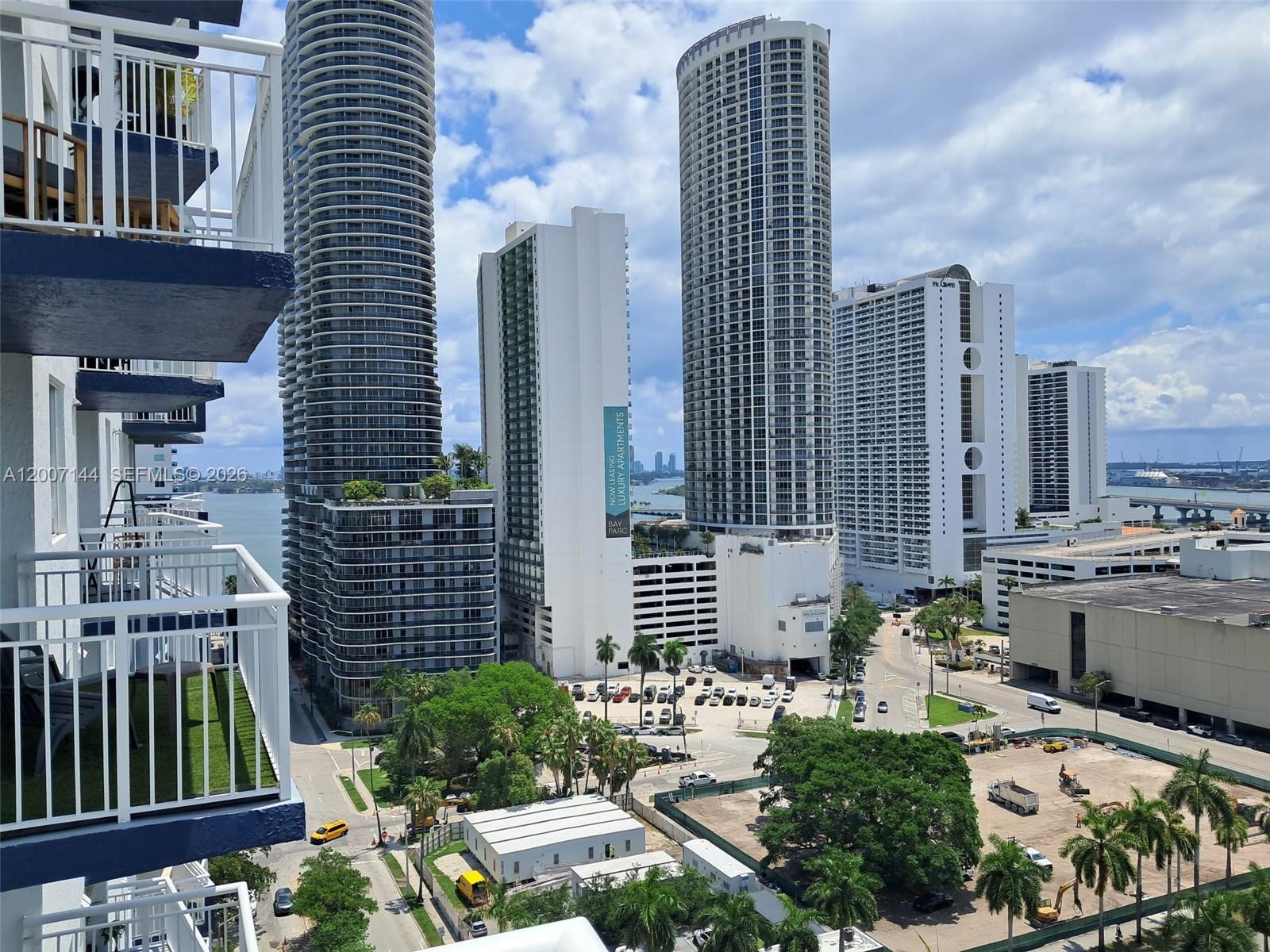1800 BISCAYNE PLAZA CONDO - Residential