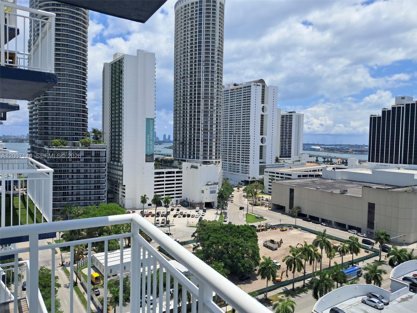 1800 BISCAYNE PLAZA CONDO - Residential