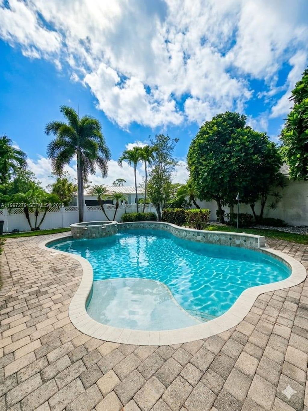 Photo of 2577 E Community Dr, Jupiter, FL 33458 (MLS # A11997279)