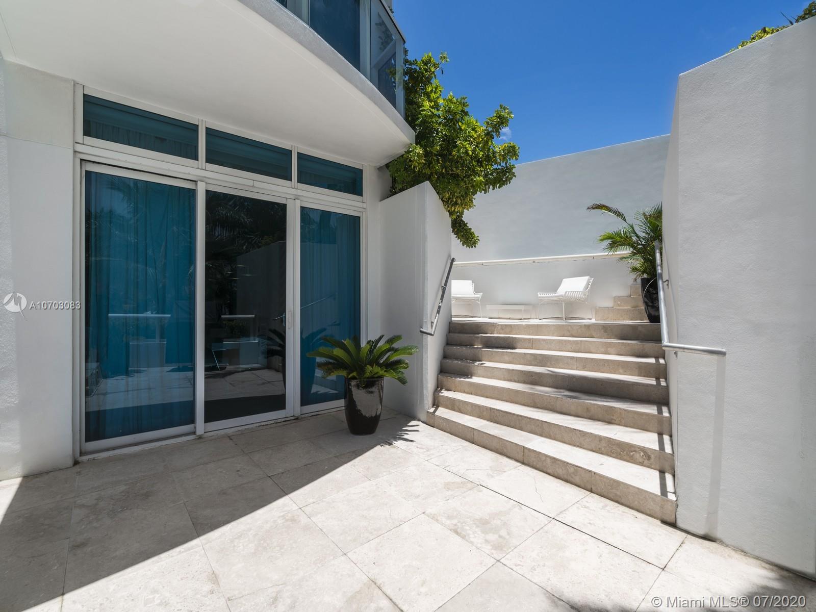 CONTINUUM ON SOUTH BEACH - Residential