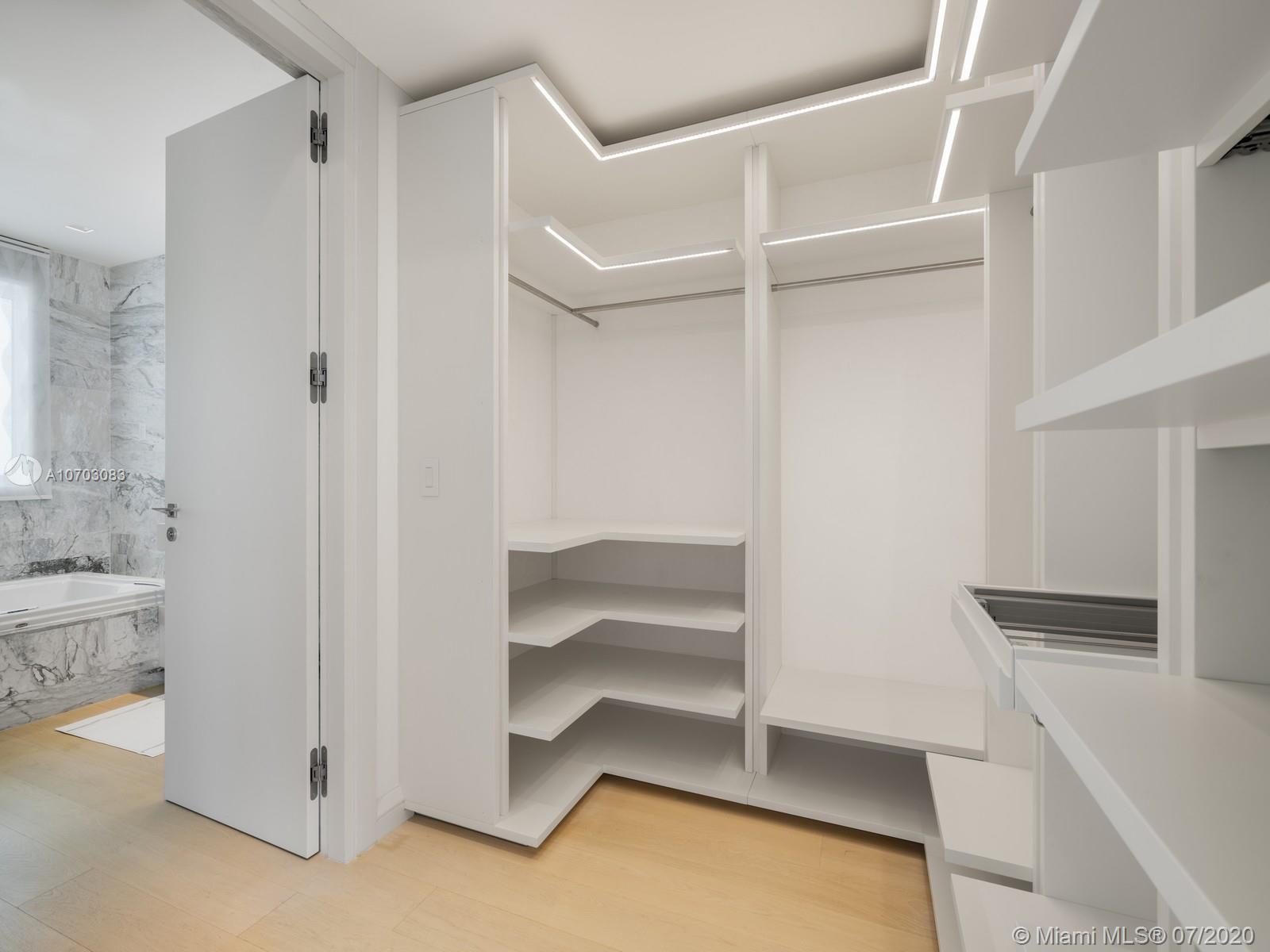 CONTINUUM ON SOUTH BEACH - Residential