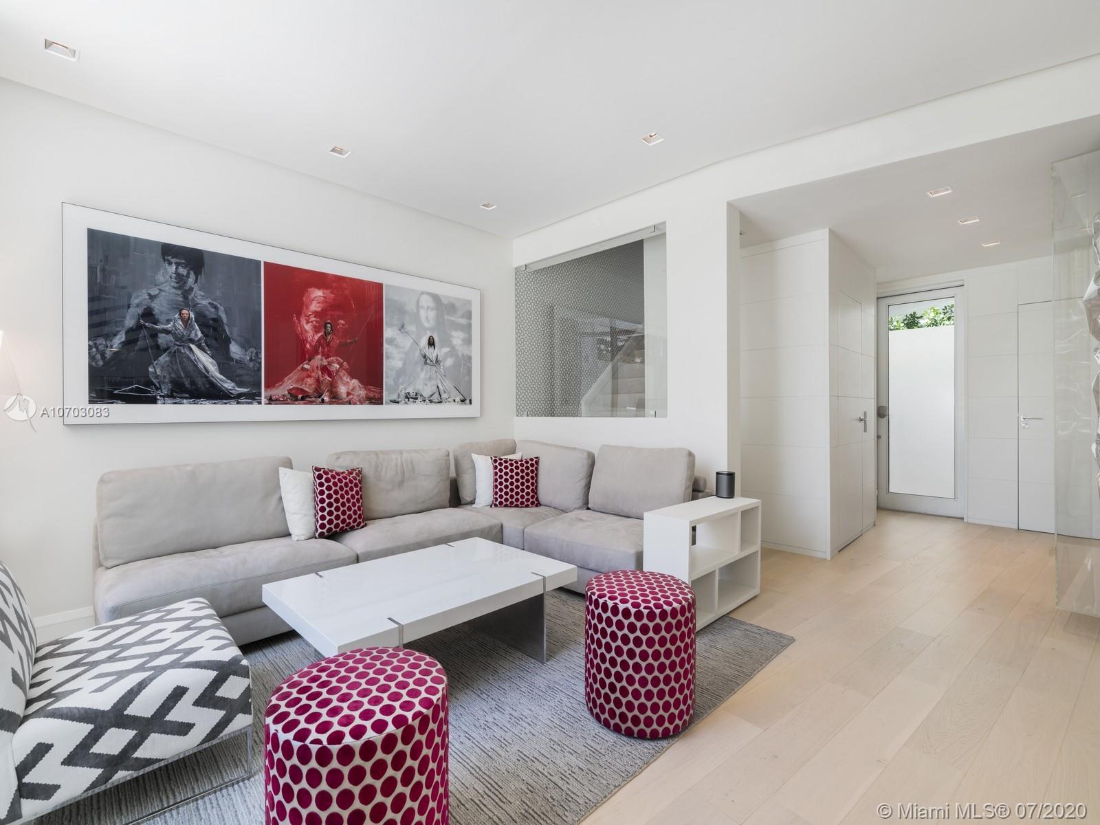 CONTINUUM ON SOUTH BEACH - Residential