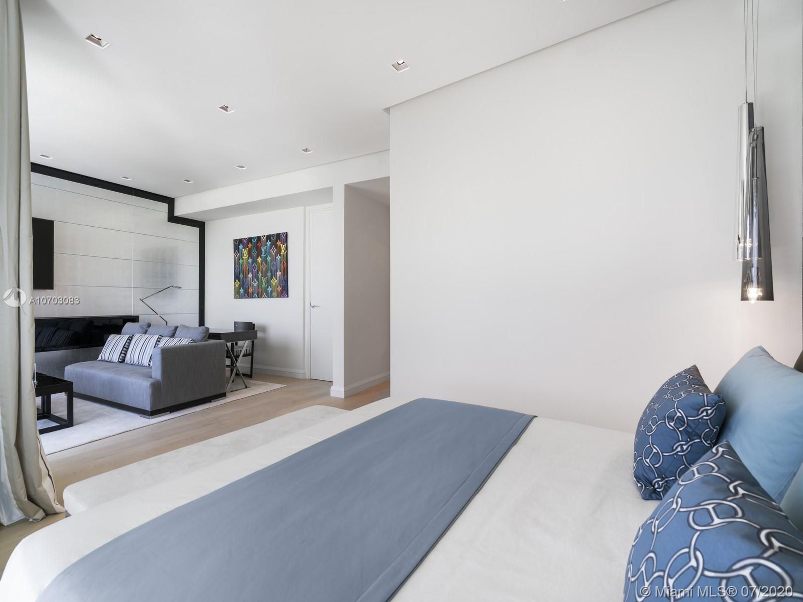 CONTINUUM ON SOUTH BEACH - Residential