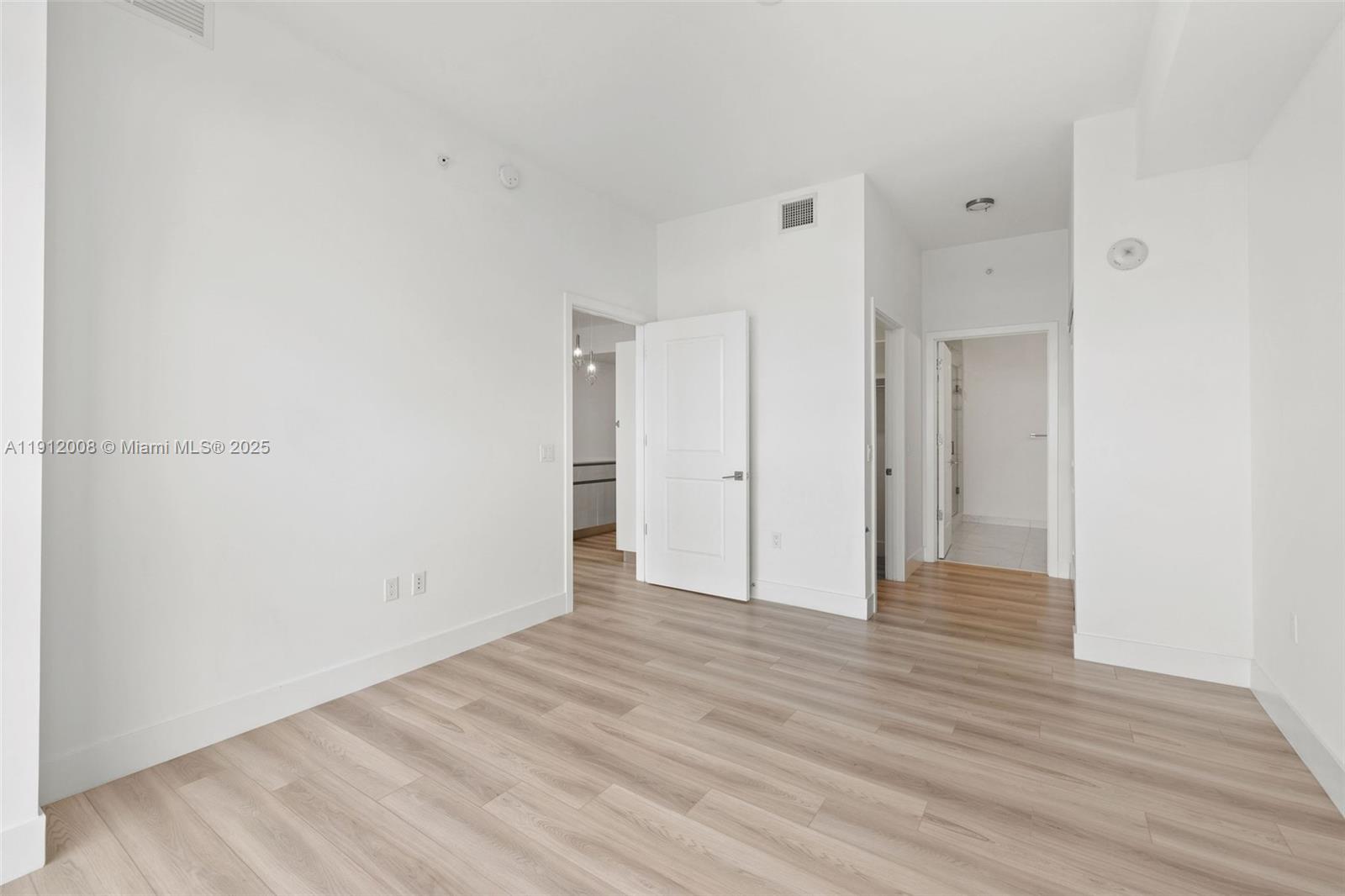 Slate Hallandale - Residential Lease