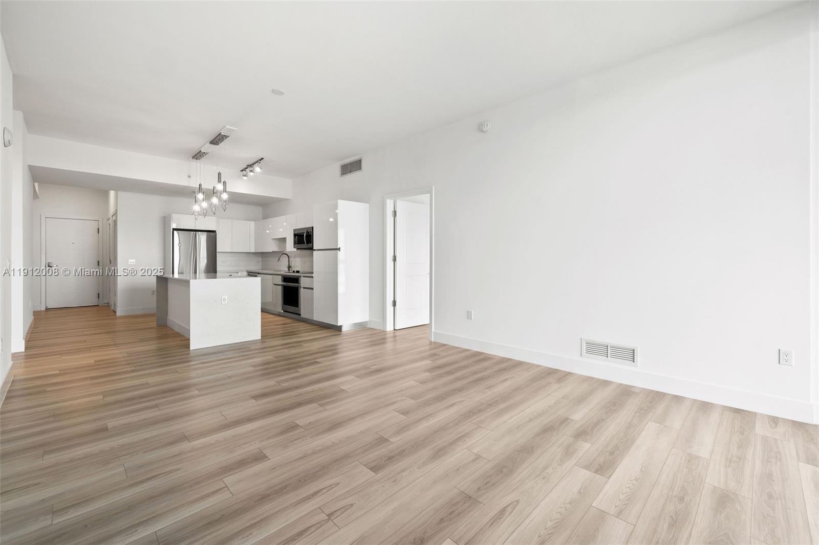 Slate Hallandale - Residential Lease