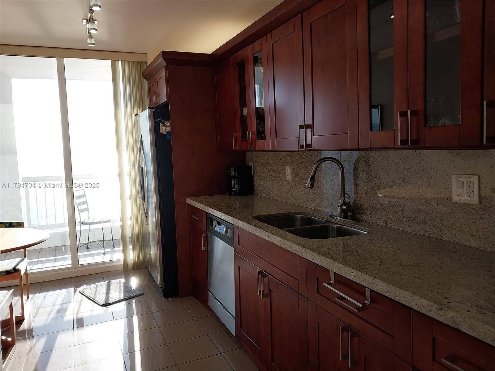 MARBELLA CONDO - Residential