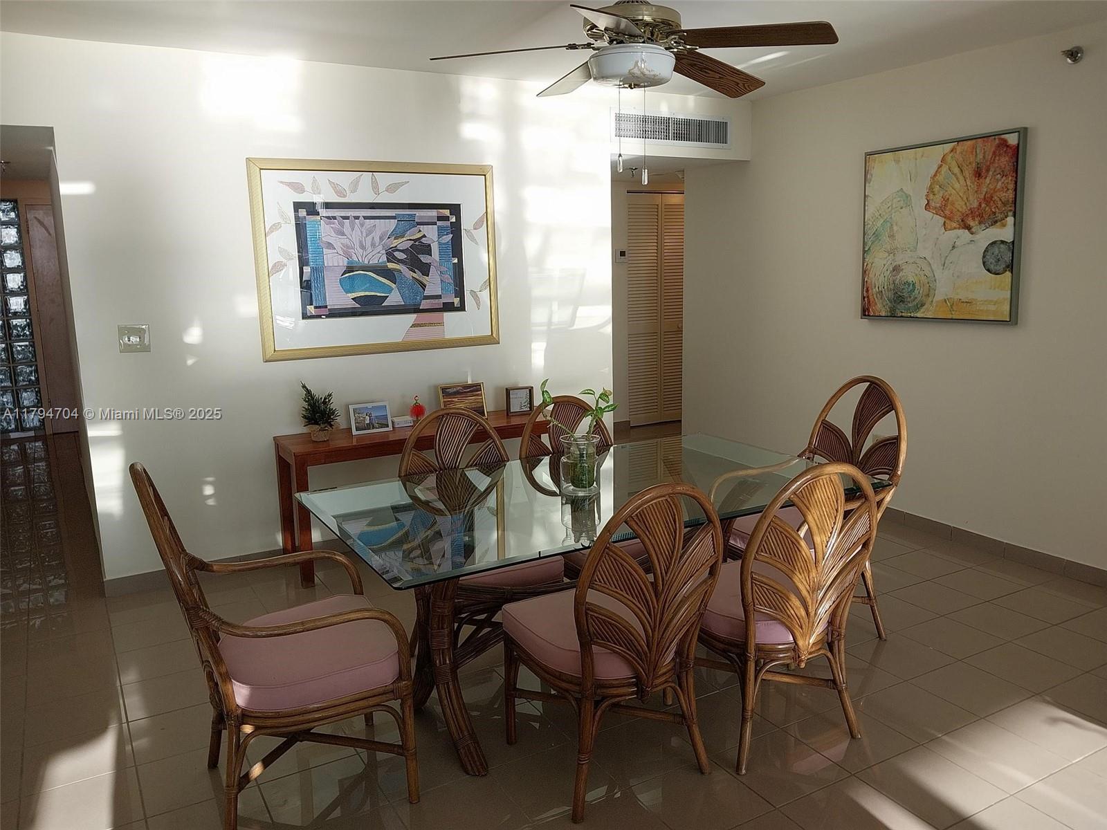 MARBELLA CONDO - Residential