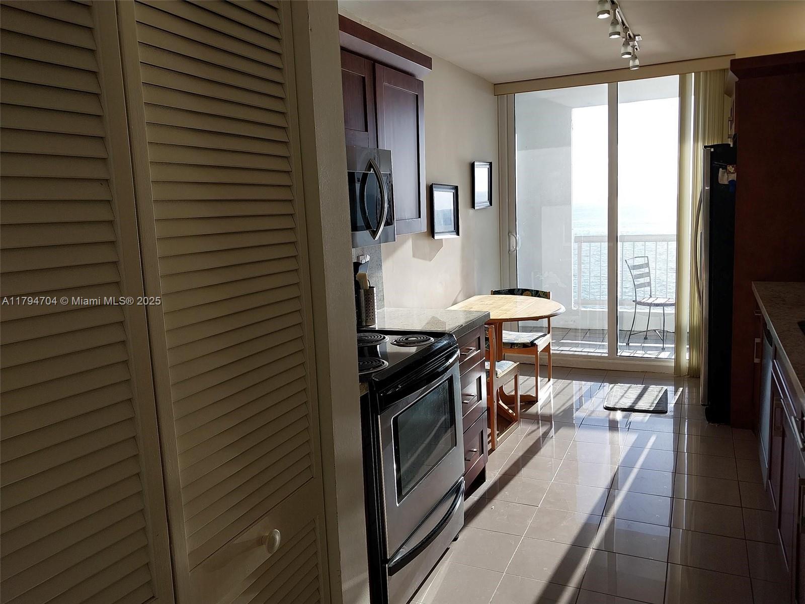 MARBELLA CONDO - Residential