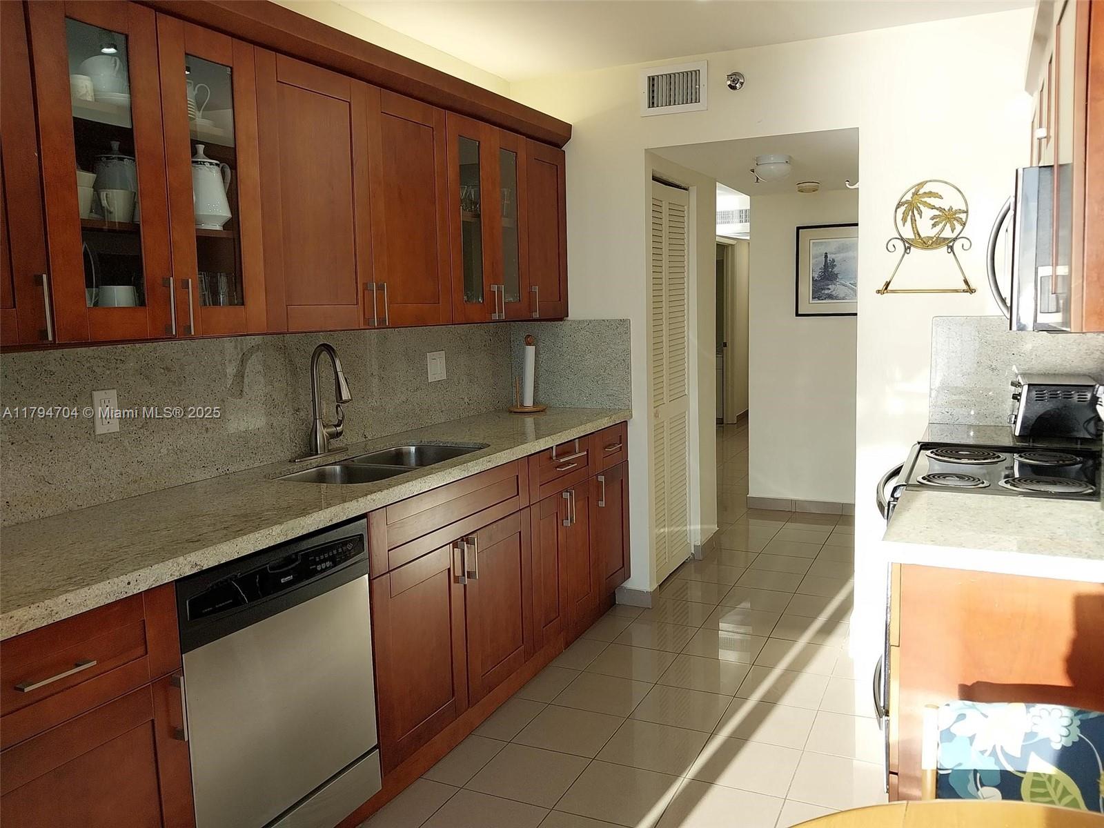 MARBELLA CONDO - Residential