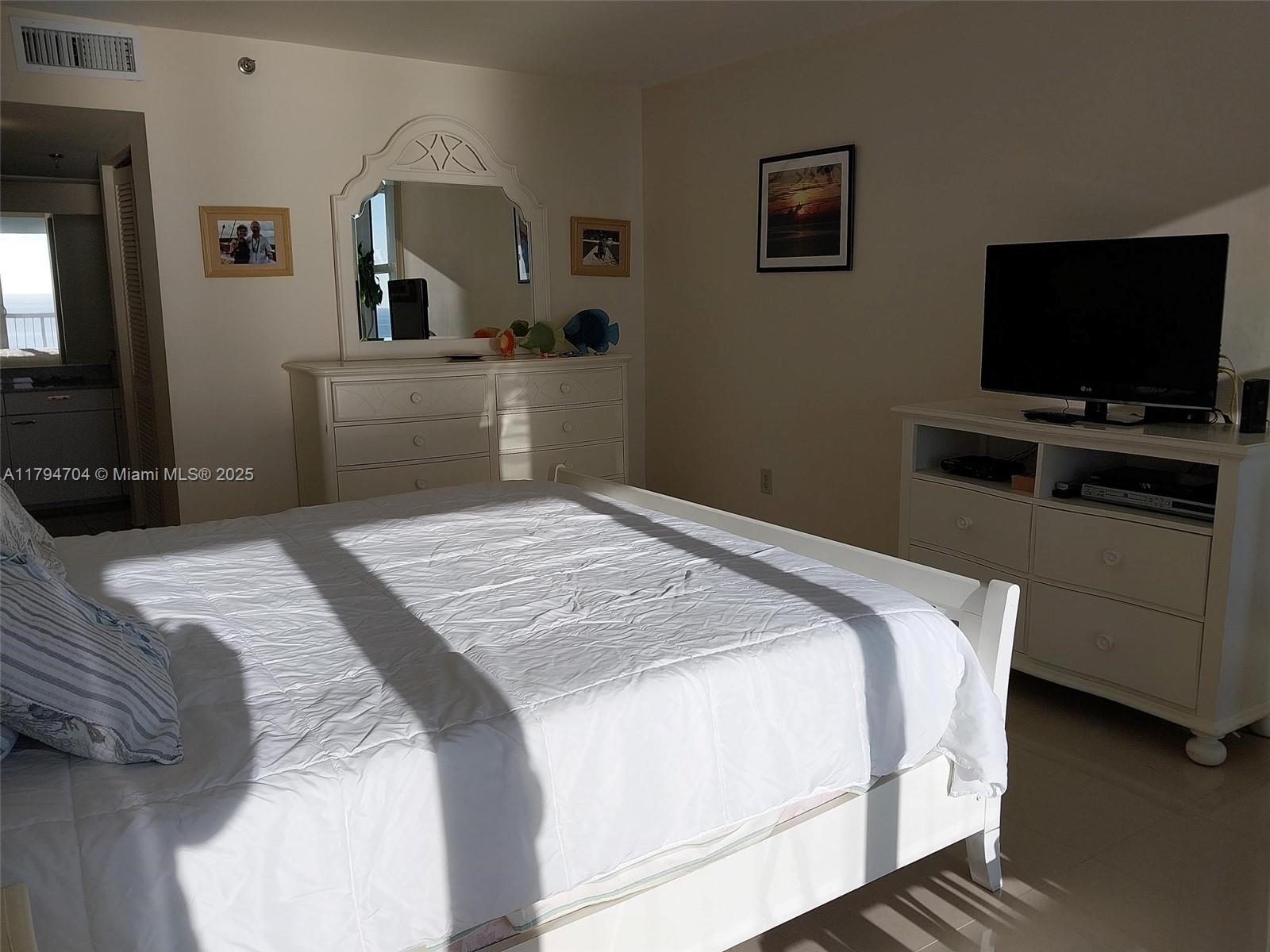 MARBELLA CONDO - Residential