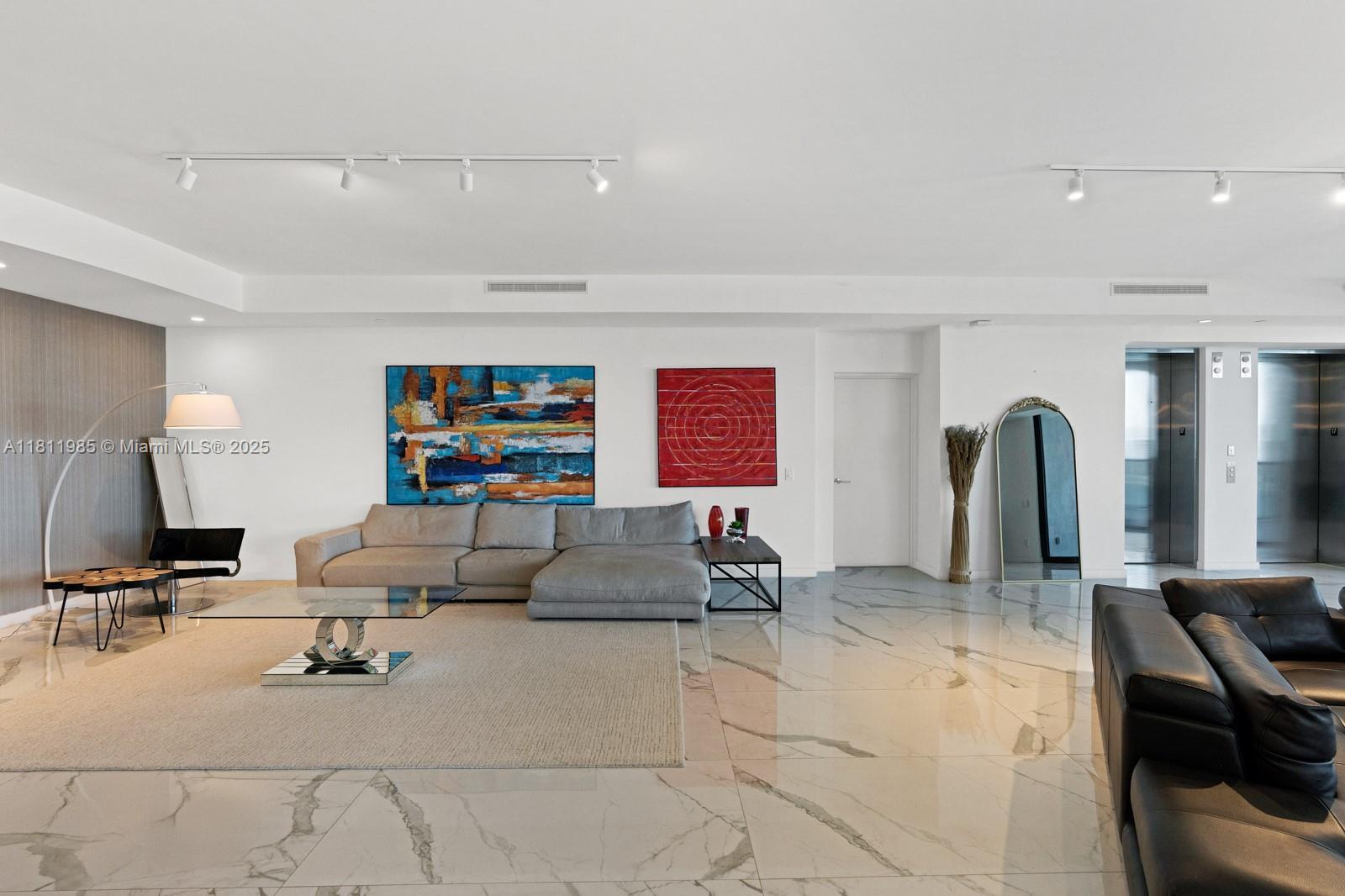 18555 COLLINS AVENUE COND - Residential