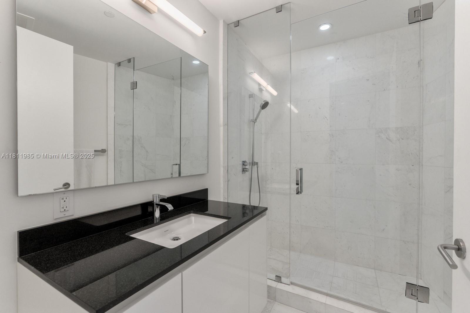 18555 COLLINS AVENUE COND - Residential