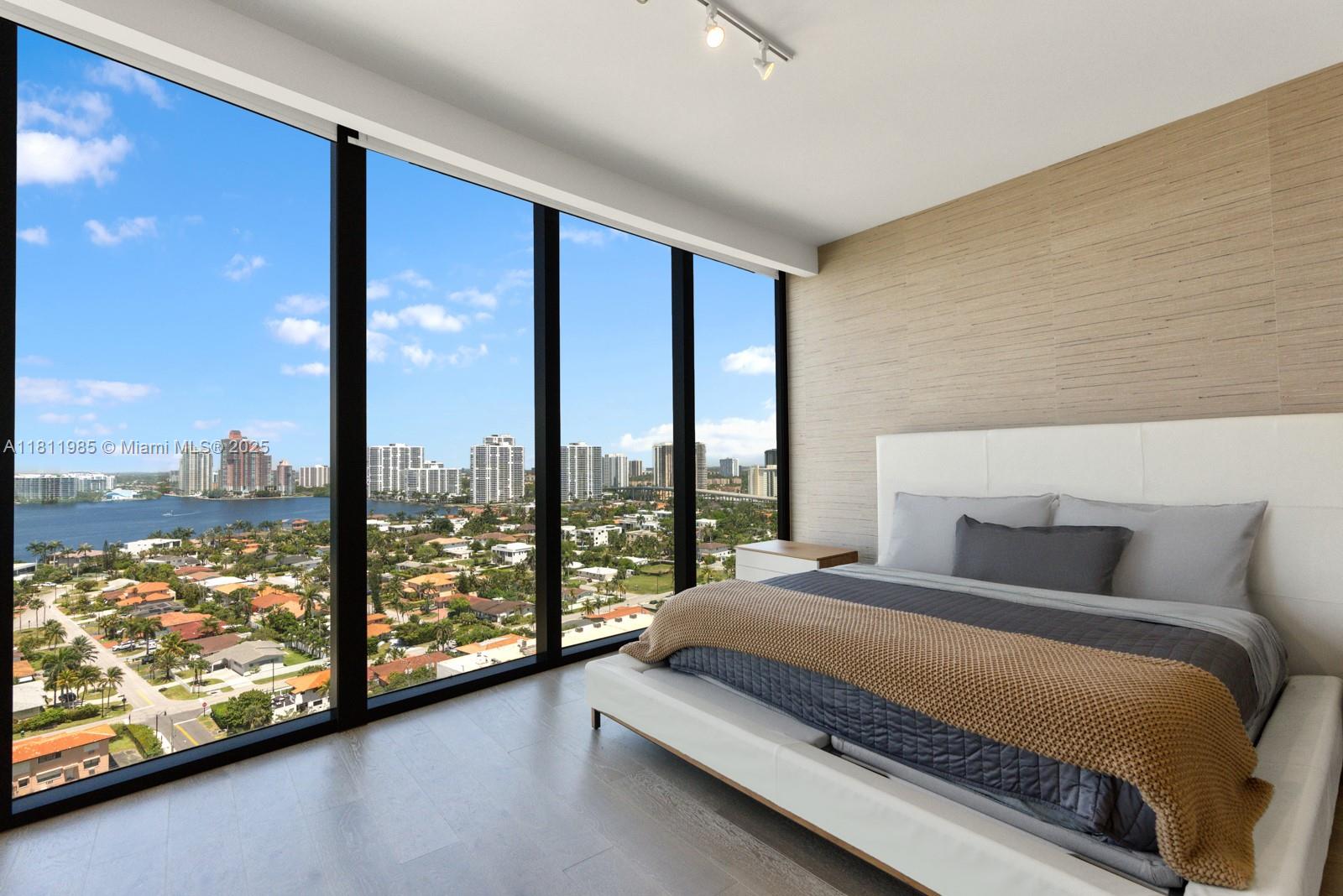 18555 COLLINS AVENUE COND - Residential