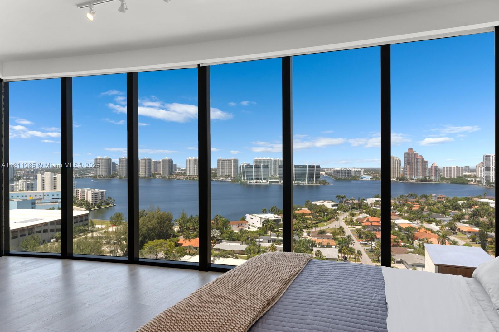 18555 COLLINS AVENUE COND - Residential