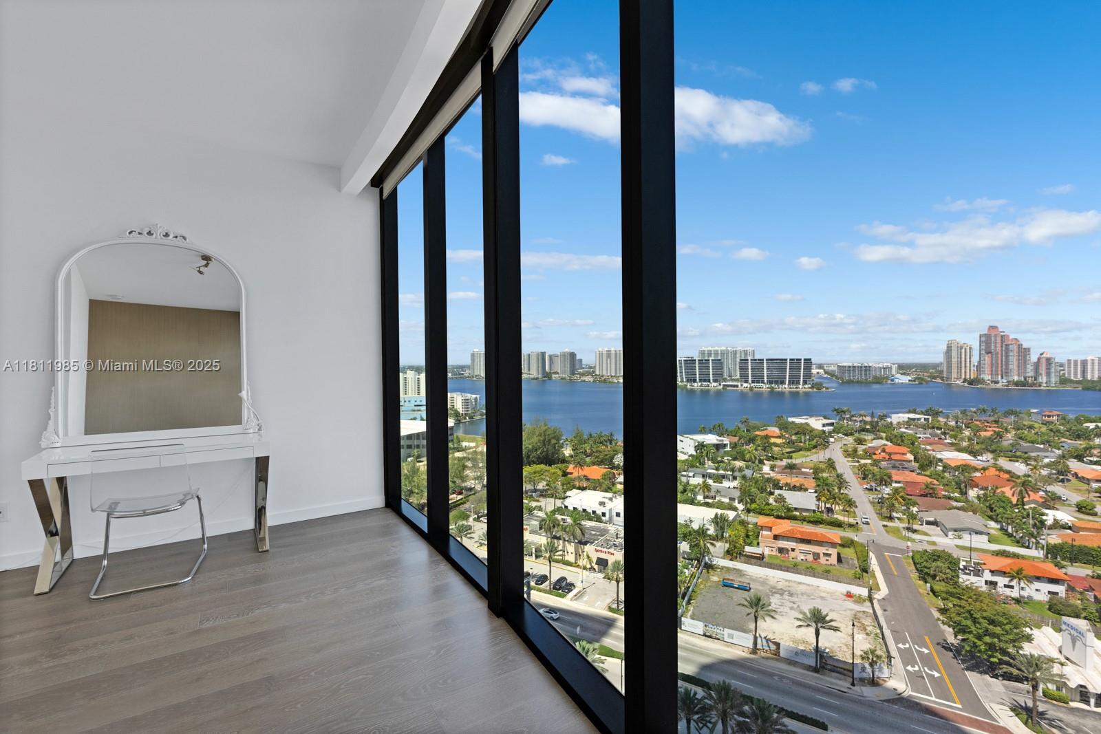 18555 COLLINS AVENUE COND - Residential