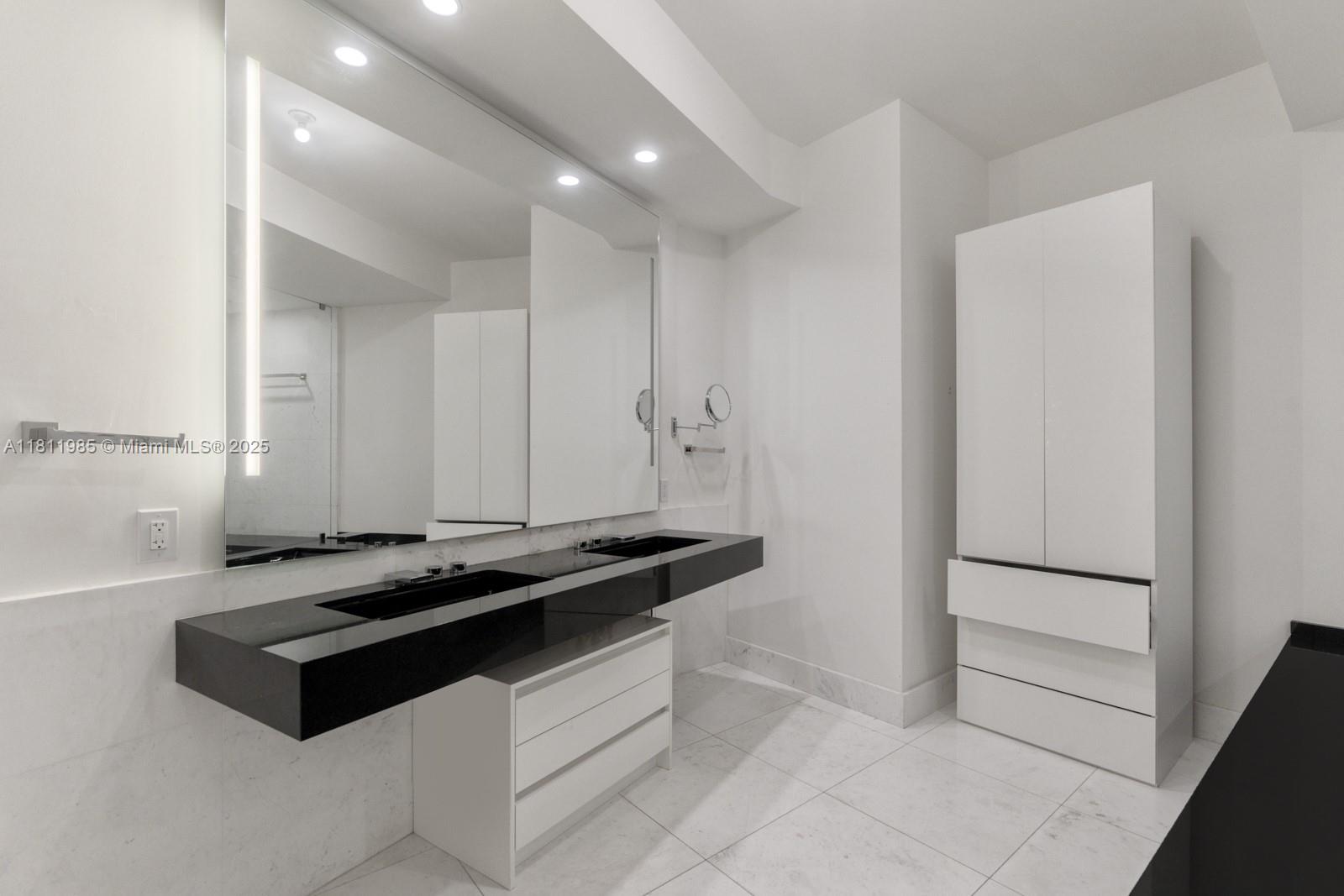 18555 COLLINS AVENUE COND - Residential