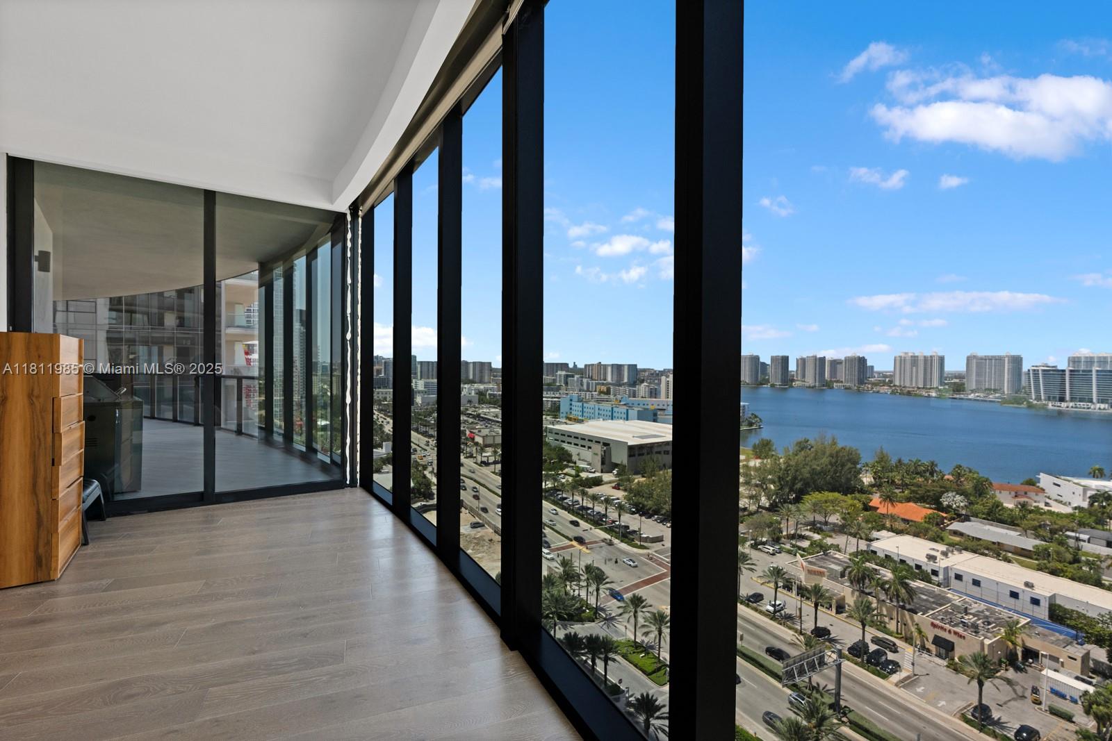 18555 COLLINS AVENUE COND - Residential