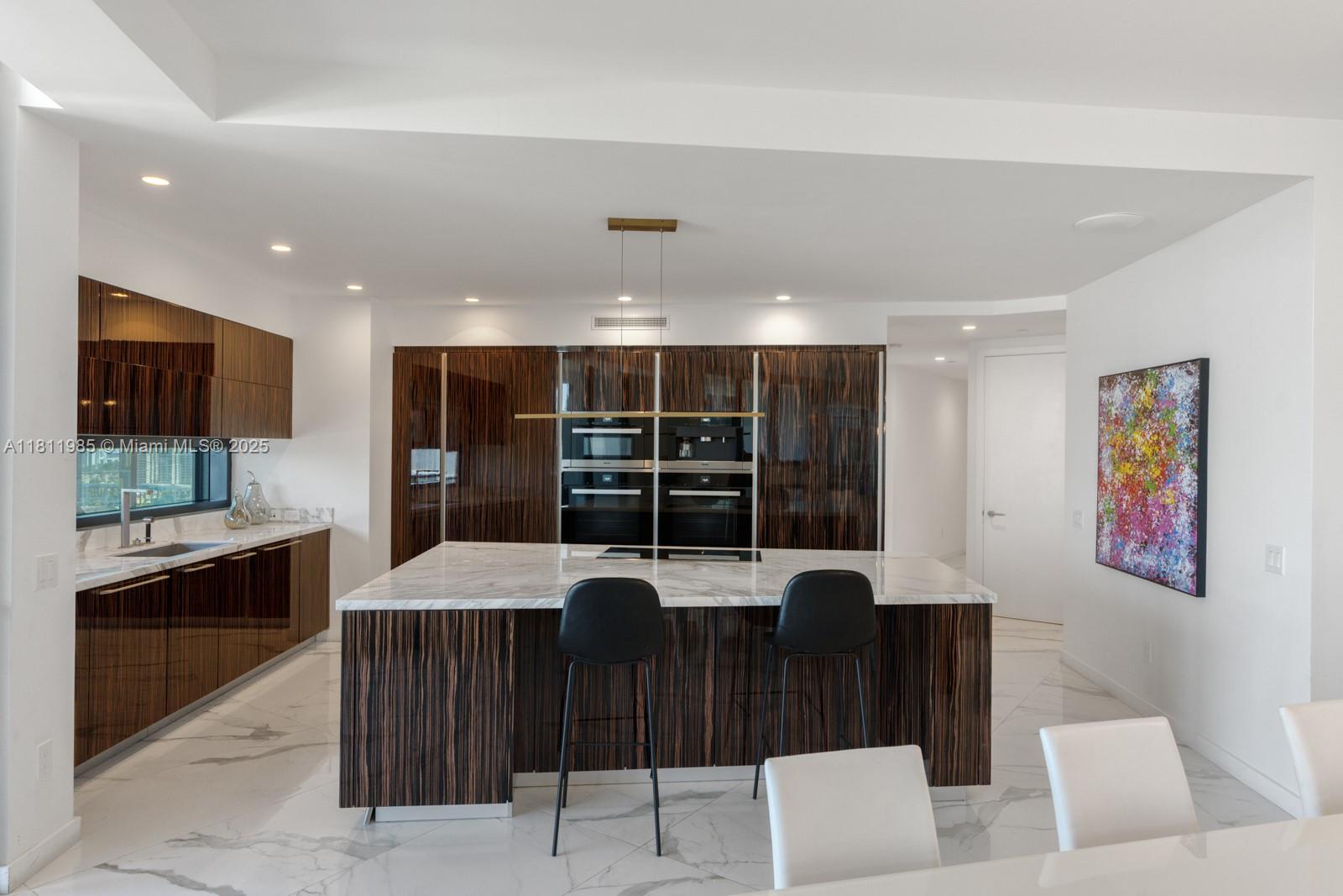 18555 COLLINS AVENUE COND - Residential