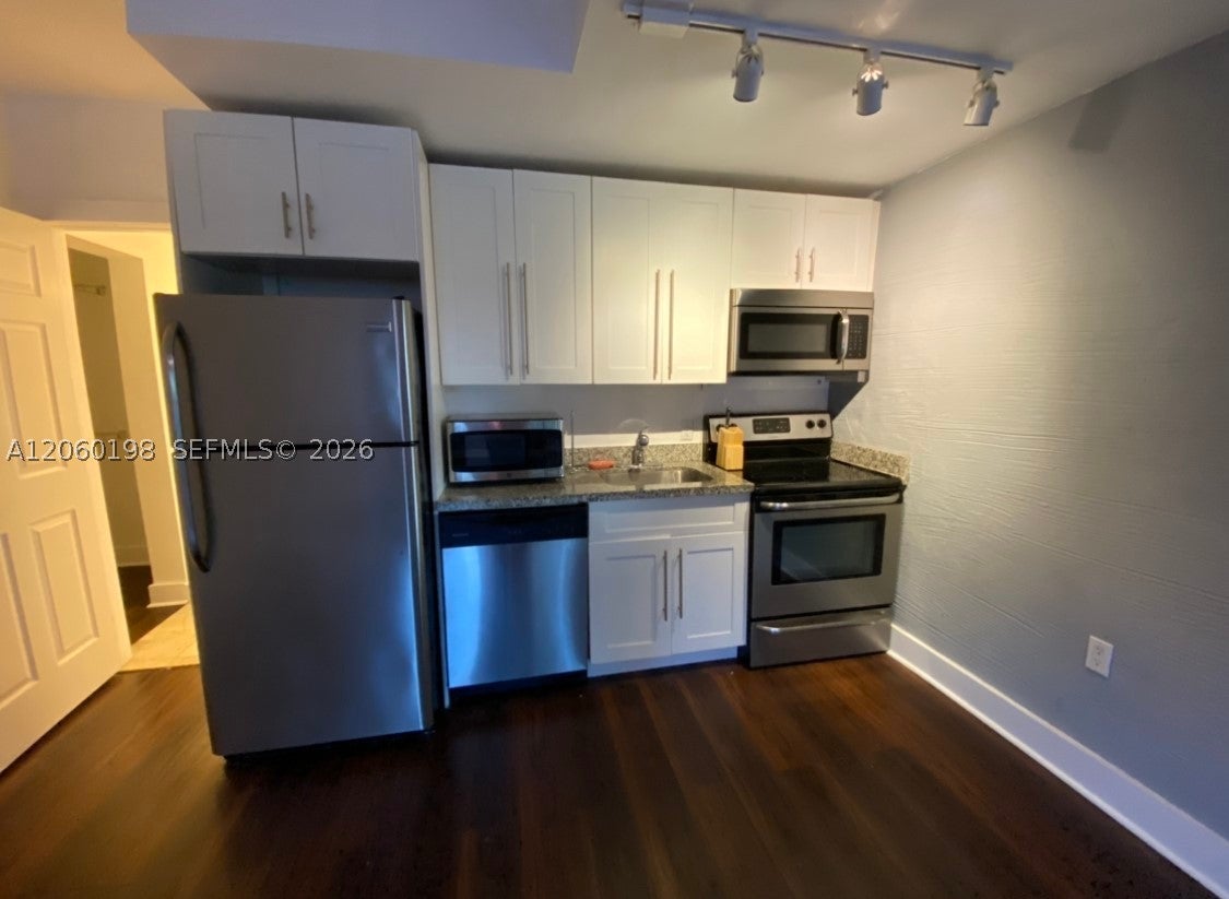 274 NW 32nd St 1