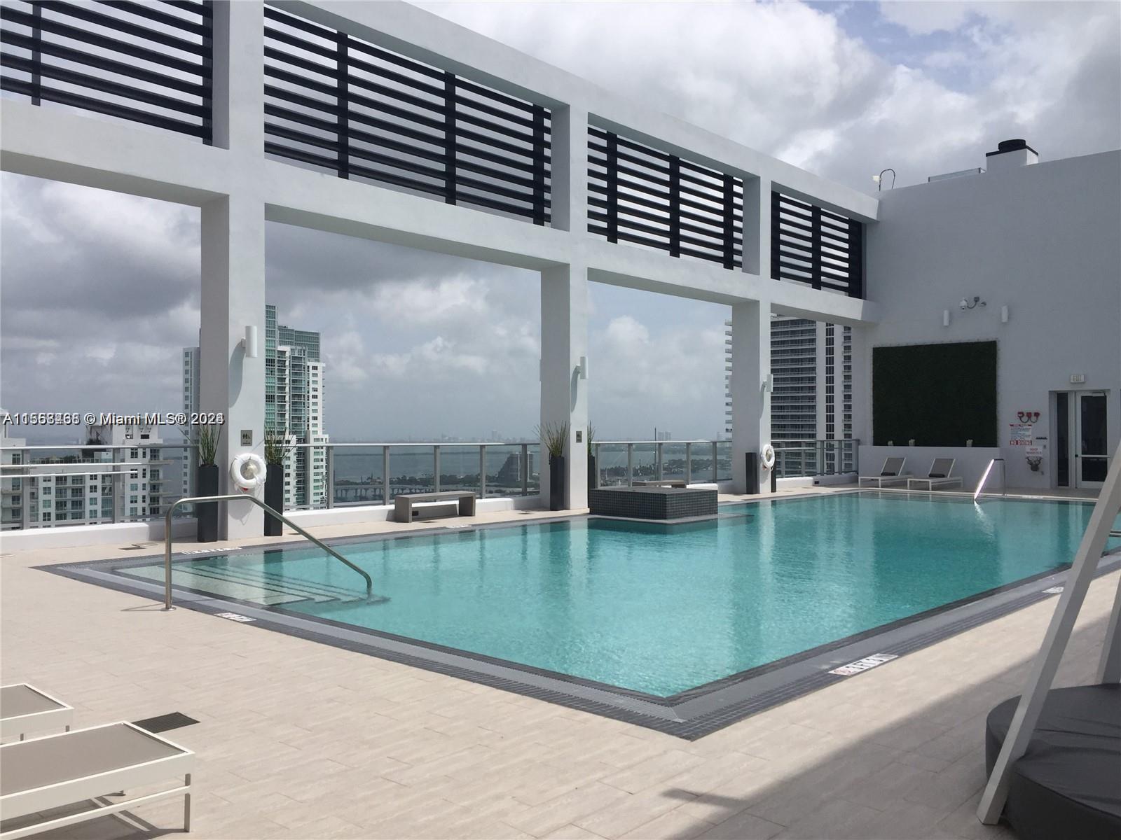 CENTRO CONDO - Residential